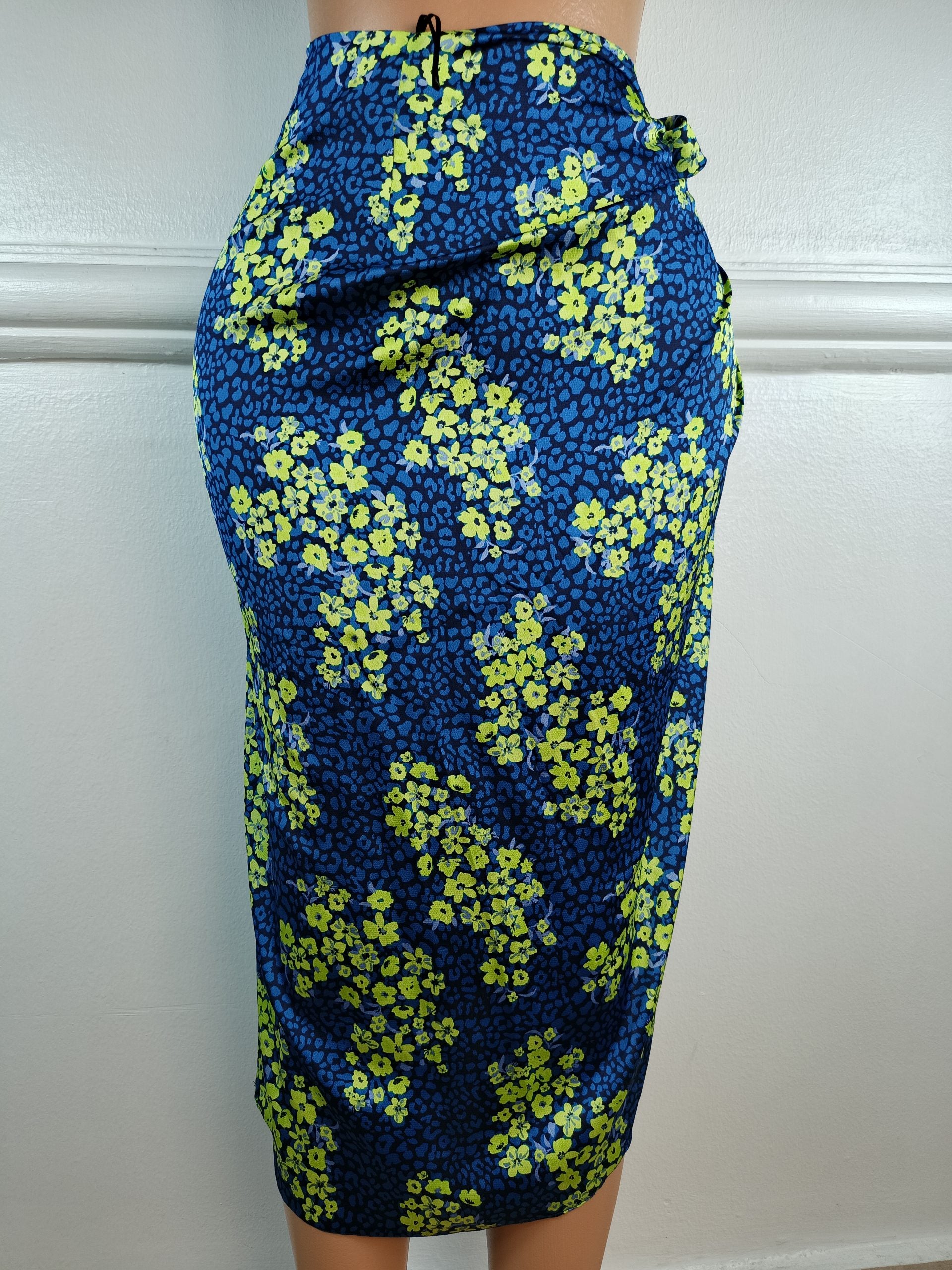 DUNNES UK 10, L-34 INCHES image 0