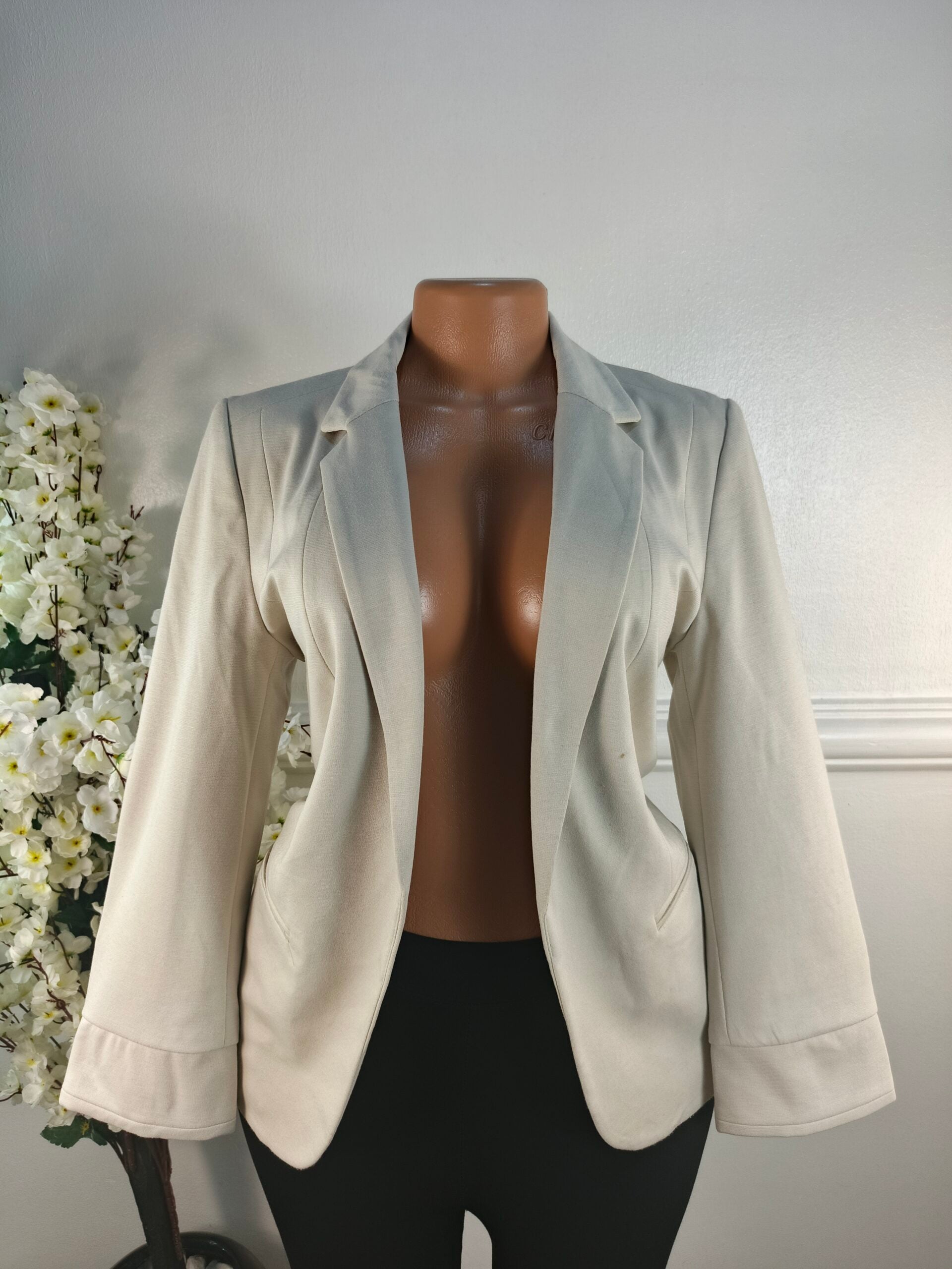 POLYYSTER UK SIZE 12 [LENGHT 25 INCHES, CREAM] image 0