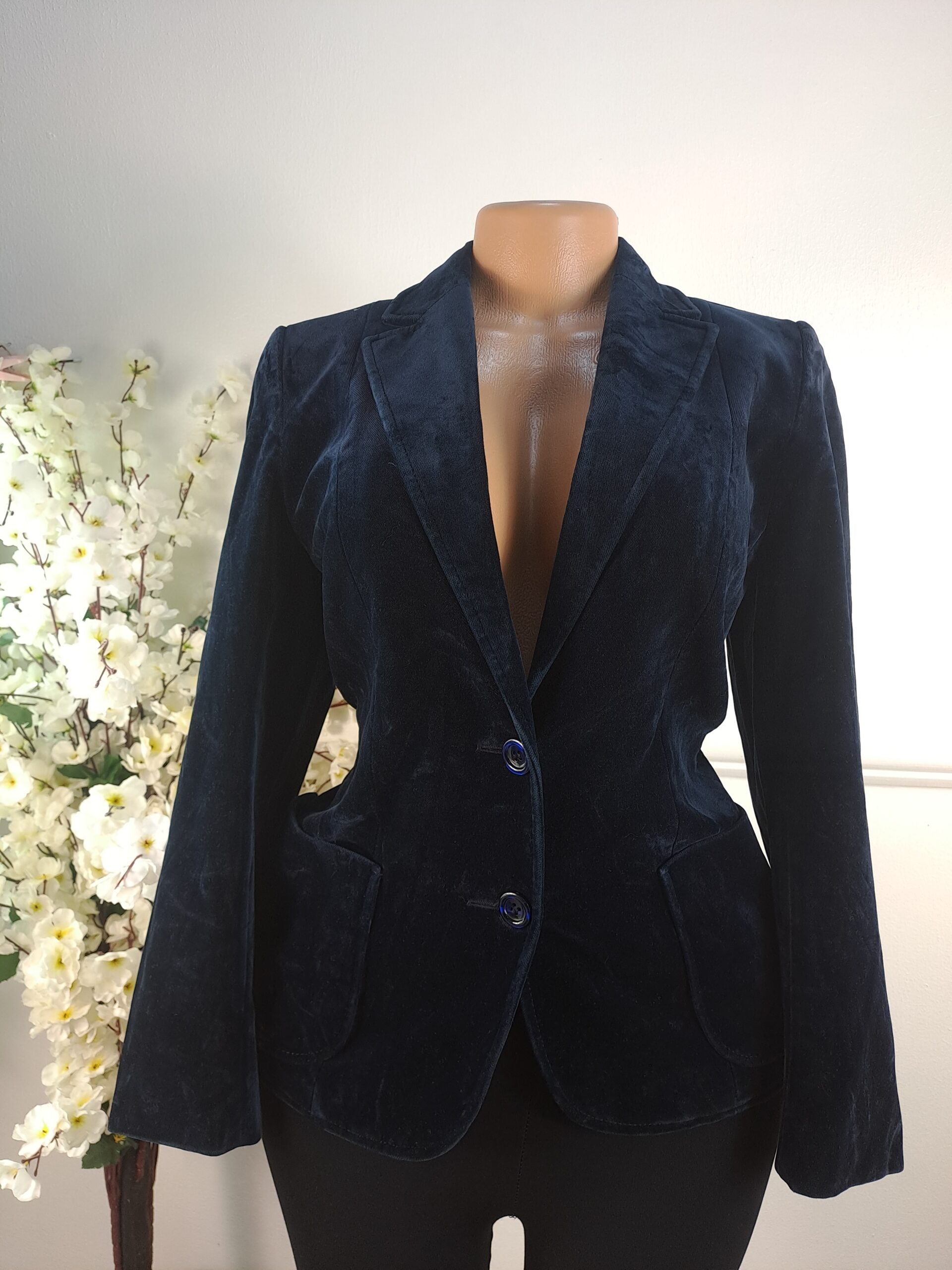 BLAZER UK SIZE 10 [LENGHT 26 INCHES] image 0