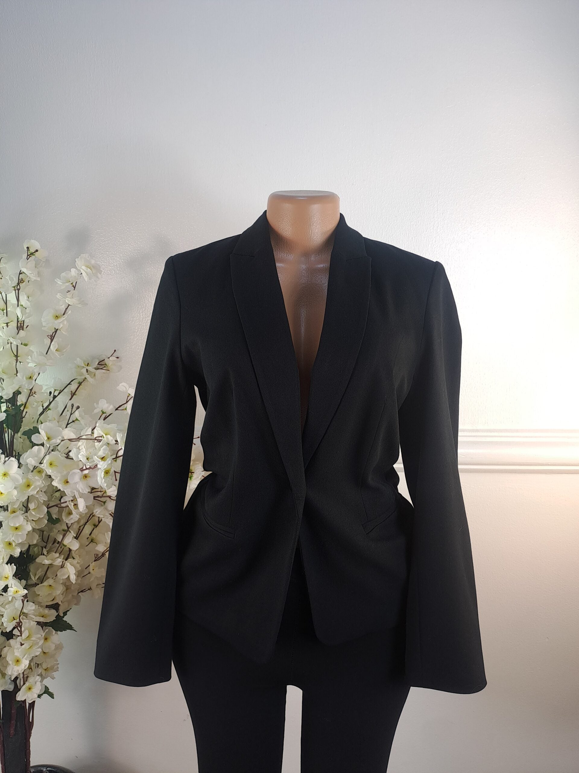 BLAZER UK SIZE 8 [LENGTH 26 INCHES, BLACK] image 0