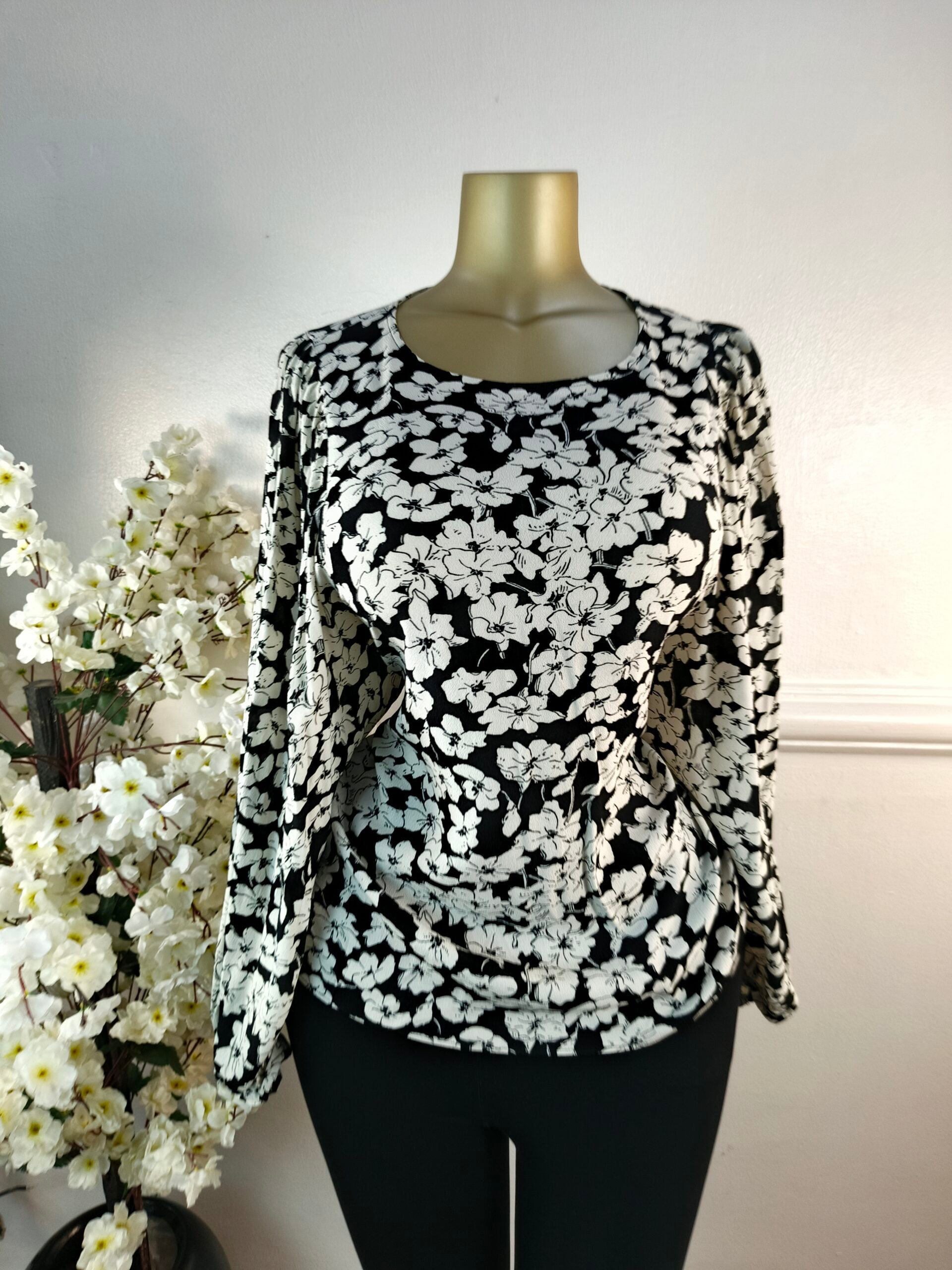 TOP UK SIZE 16 image 0