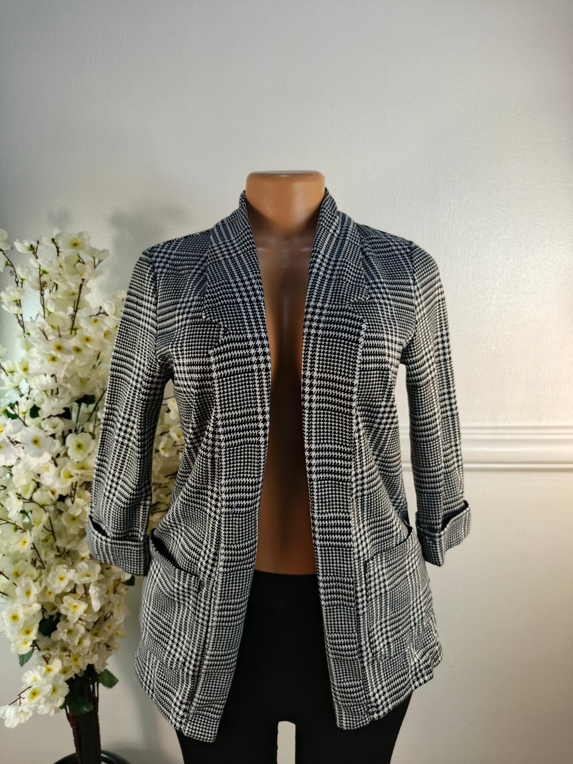 FB SISTER UK SIZE 10 [LENGTH 27 INCHES, CHECKERS] image 0
