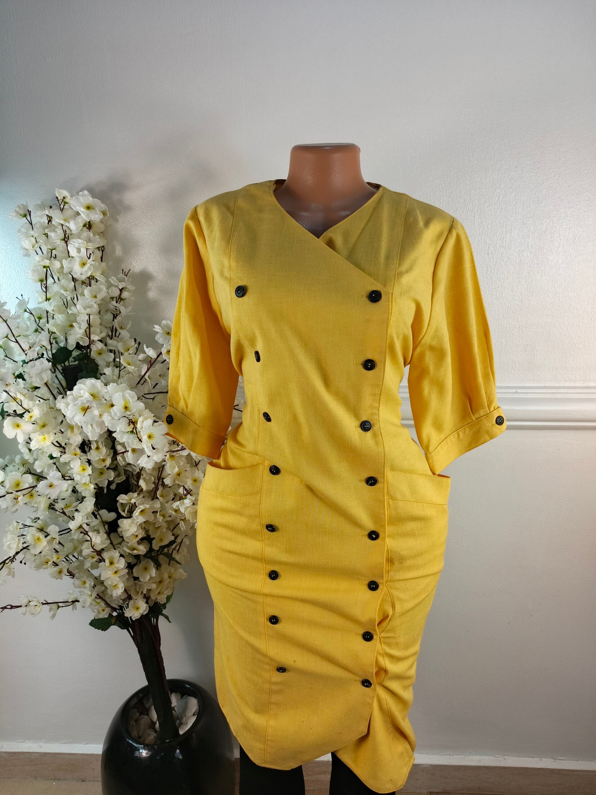 BLAZER UK SIZE 12 [LENGHT 43 INCHES, YELLOW] image 0