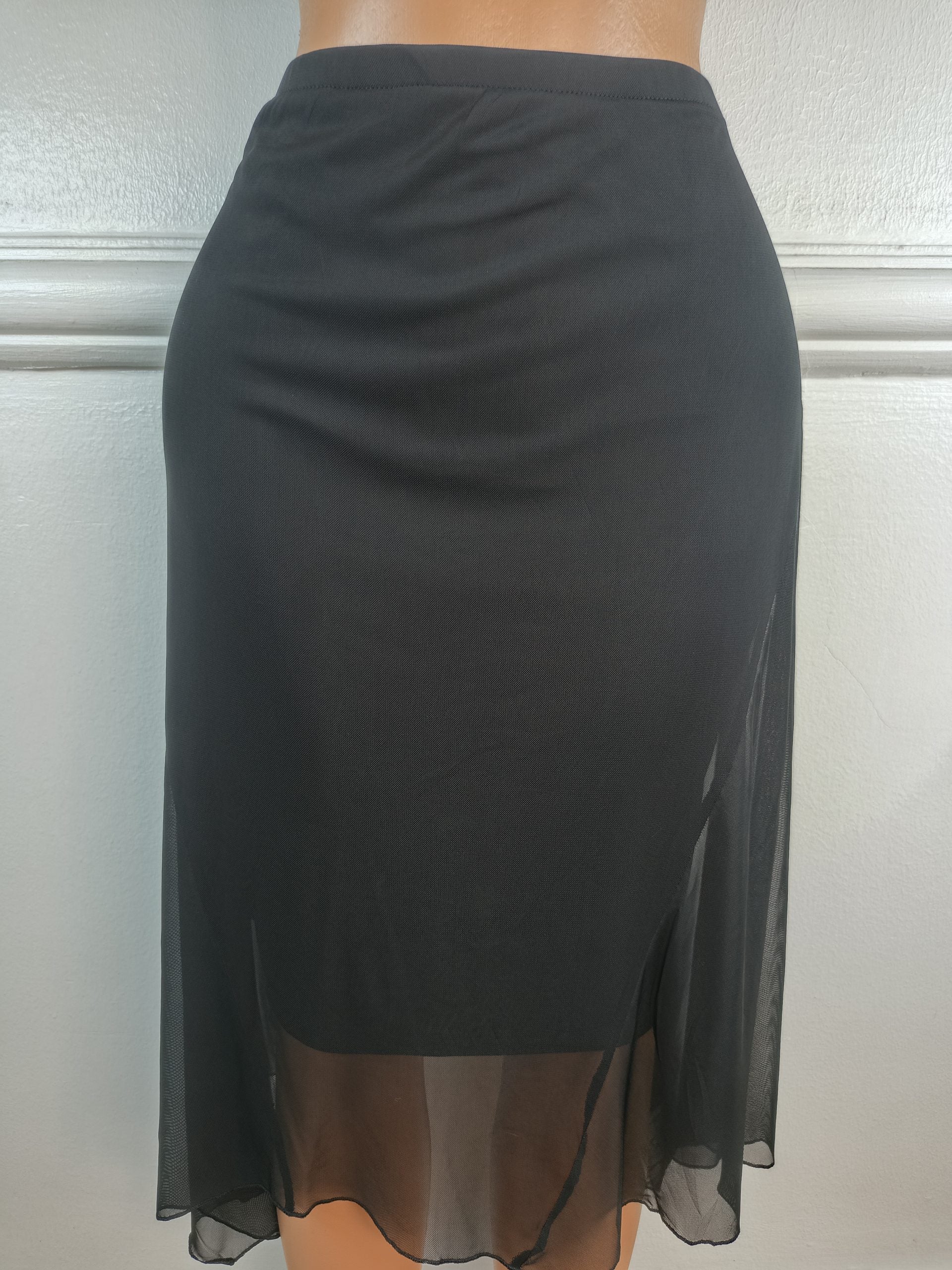 RITA ORA UK 10, L-28 INCHES image 0