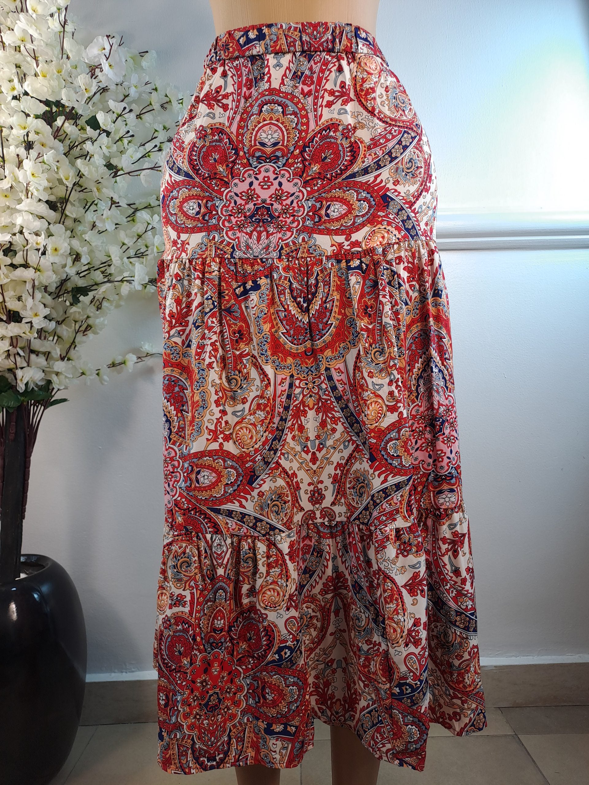 SKIRT UK 14, L-35 INCHES image 0