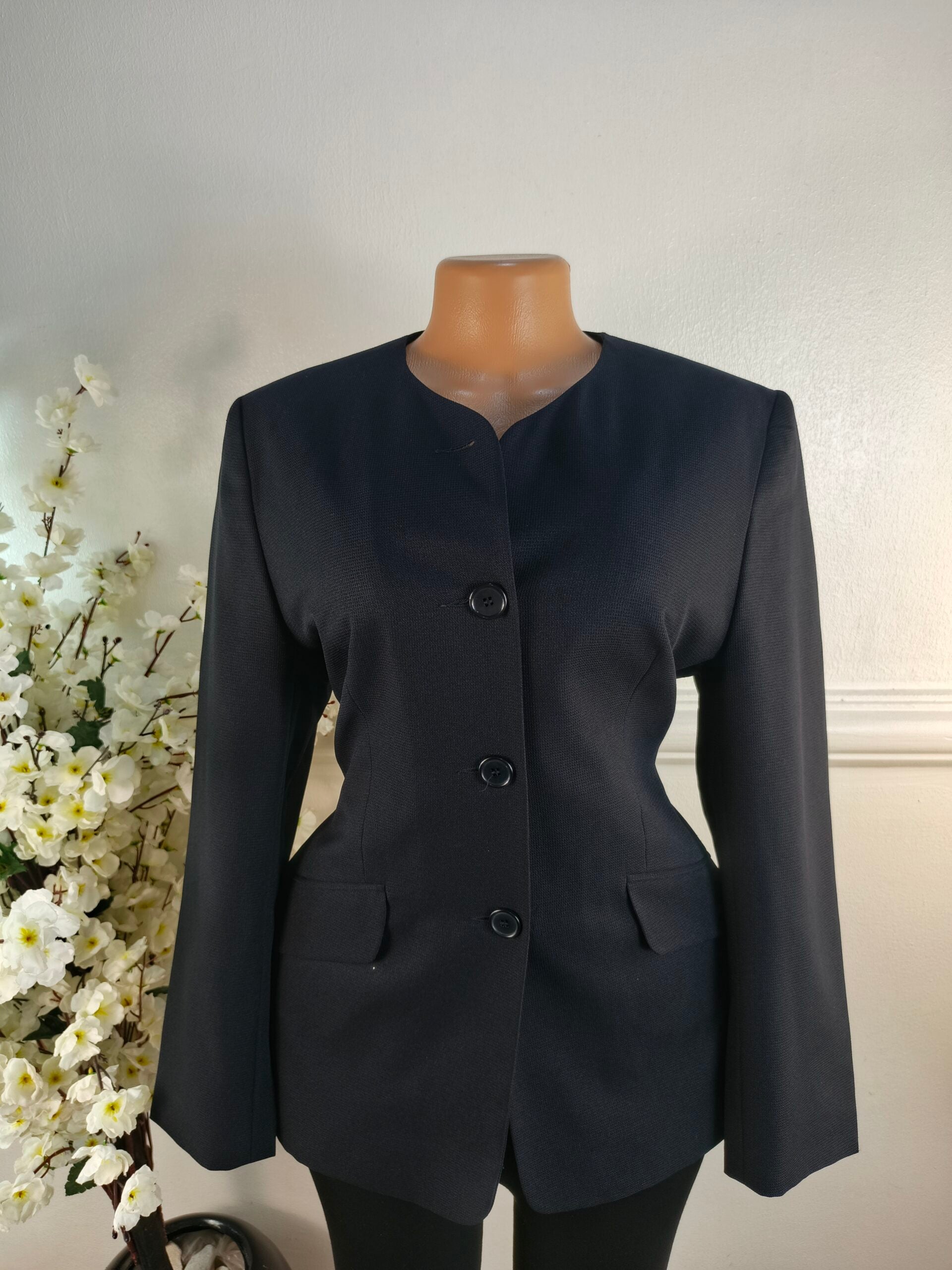BLAZER UK SIZE 12 [LENGHT 28 INCHES, BLACK] image 0