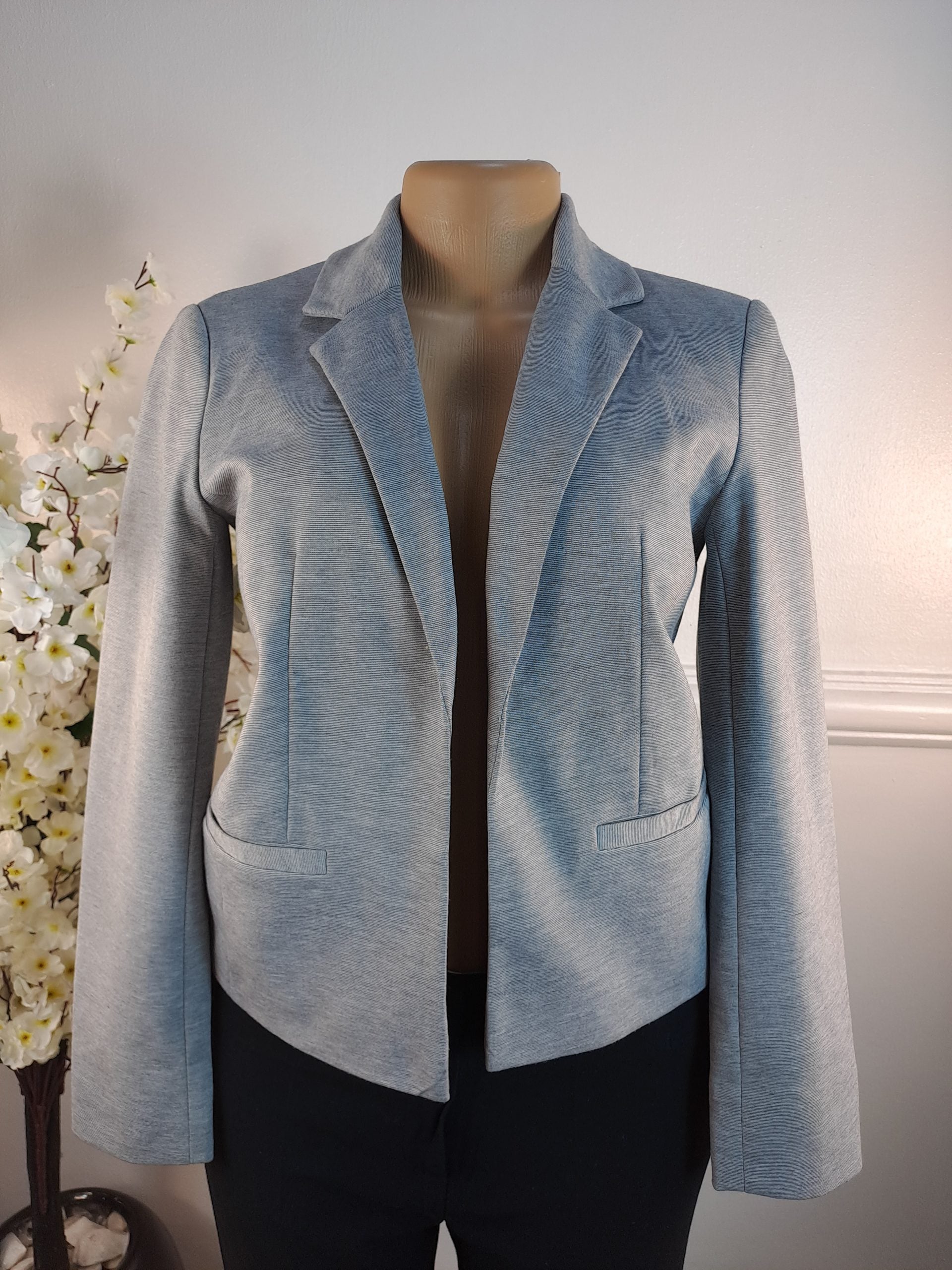 PETITES UK 6, L-22 INCHES image 0