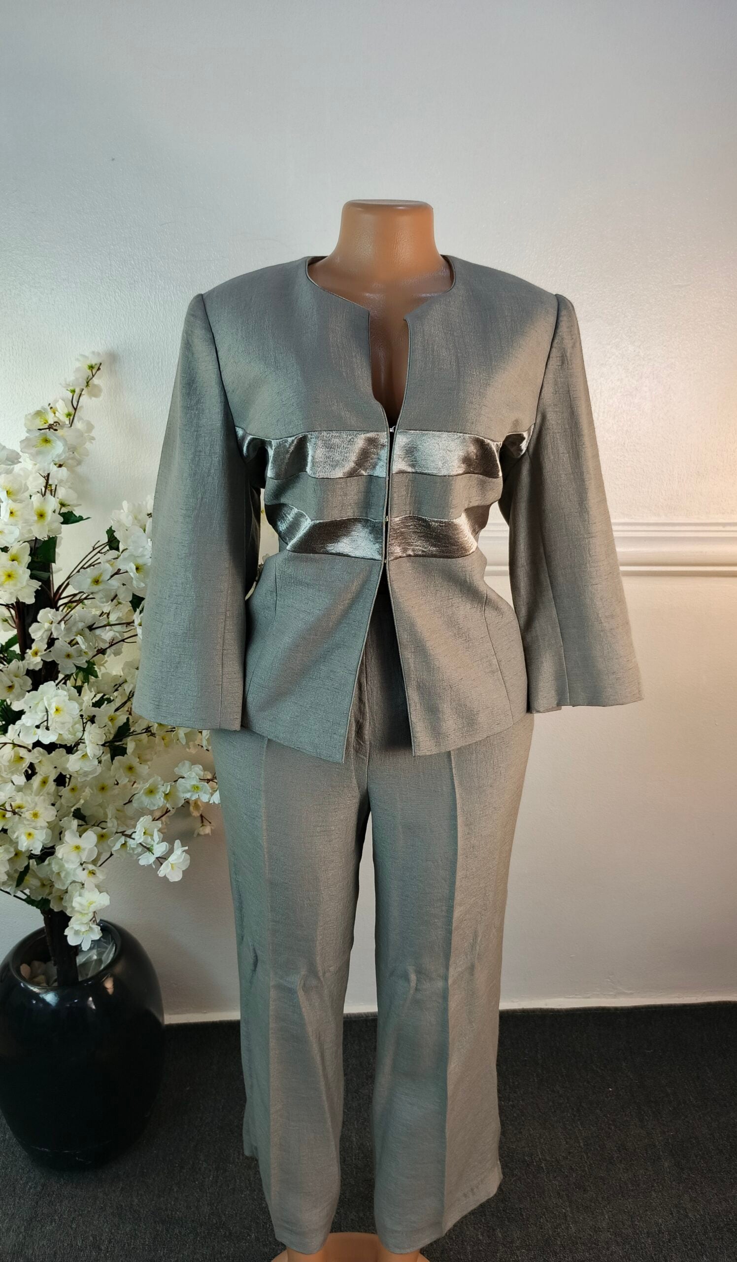 JACQUES VERT UK SIZE 12 [LENGTH 24 INCHES, TWO PIECE, MINT] image 0