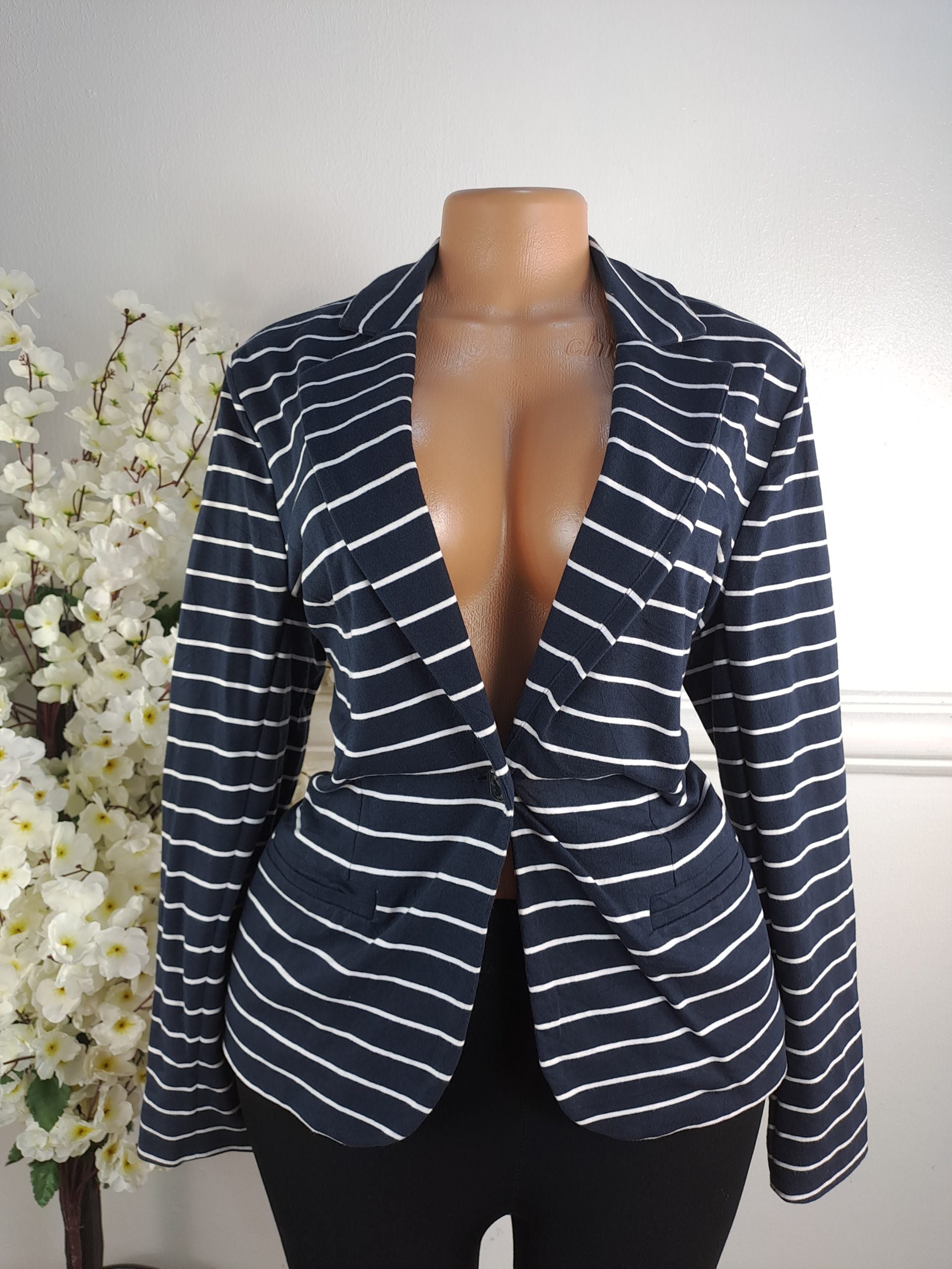 LAURA ASHLEY UK SIZE 12 [LENGHT 26 INCHES] image 0