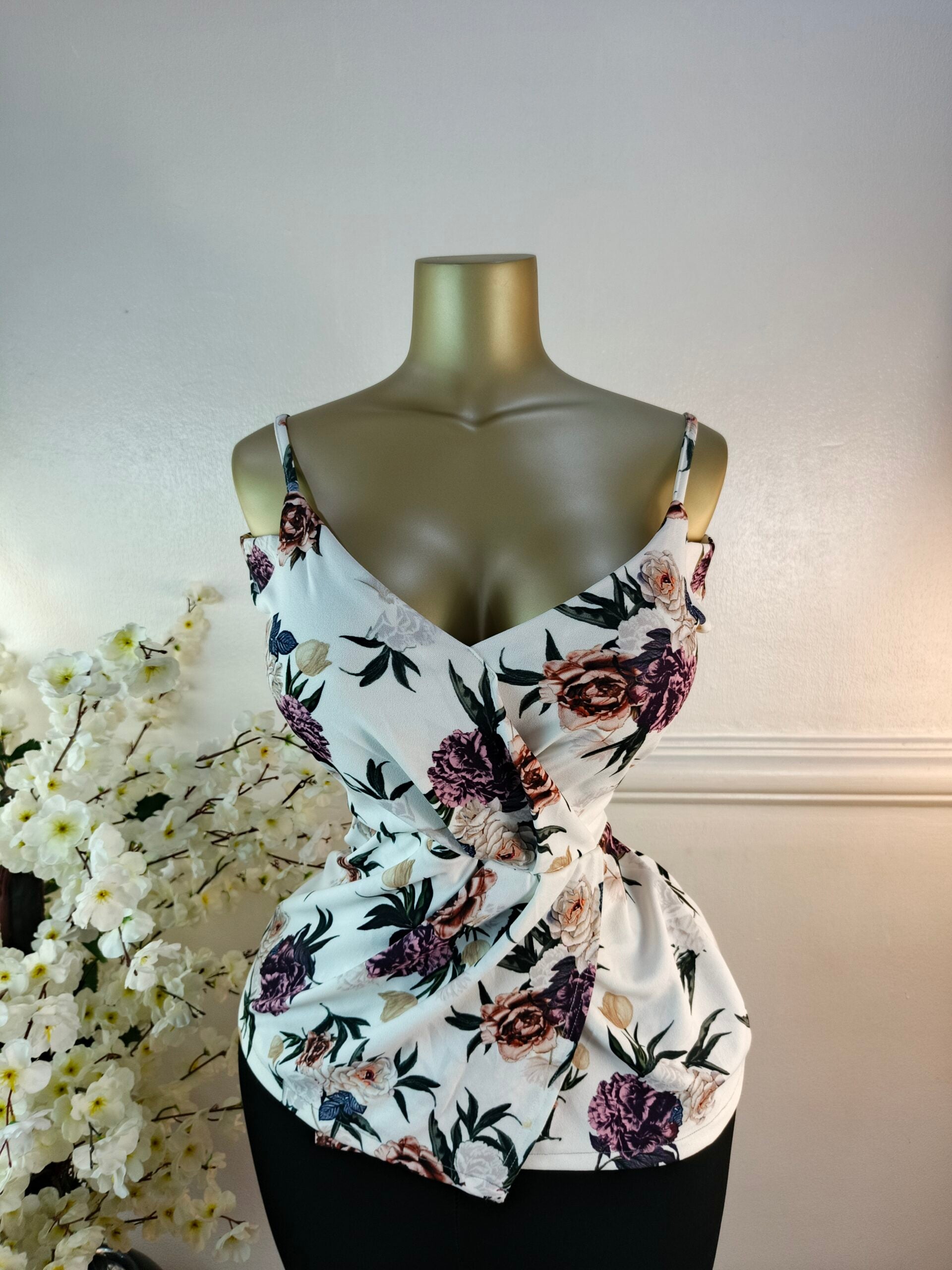 TOP UK SIZE 6 [WHITE] image 0