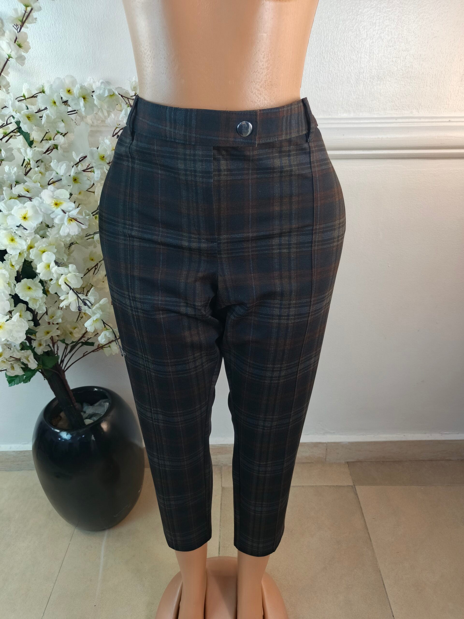 GEORGE UK SIZE 22 [LENGTH 39 INCHES, CHECKERS] image 0