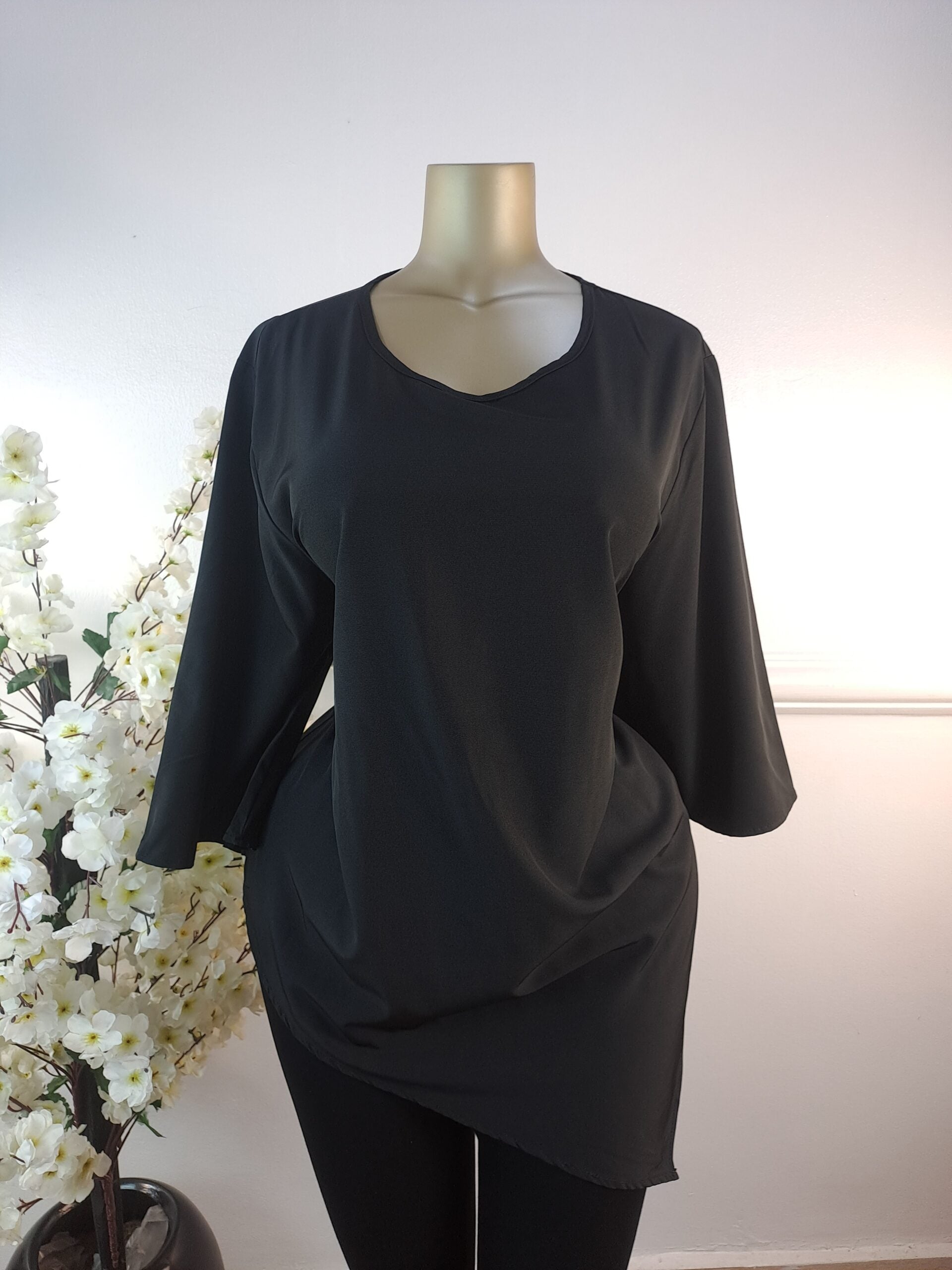 TOP UK SIZE 22 [BLACK] image 0