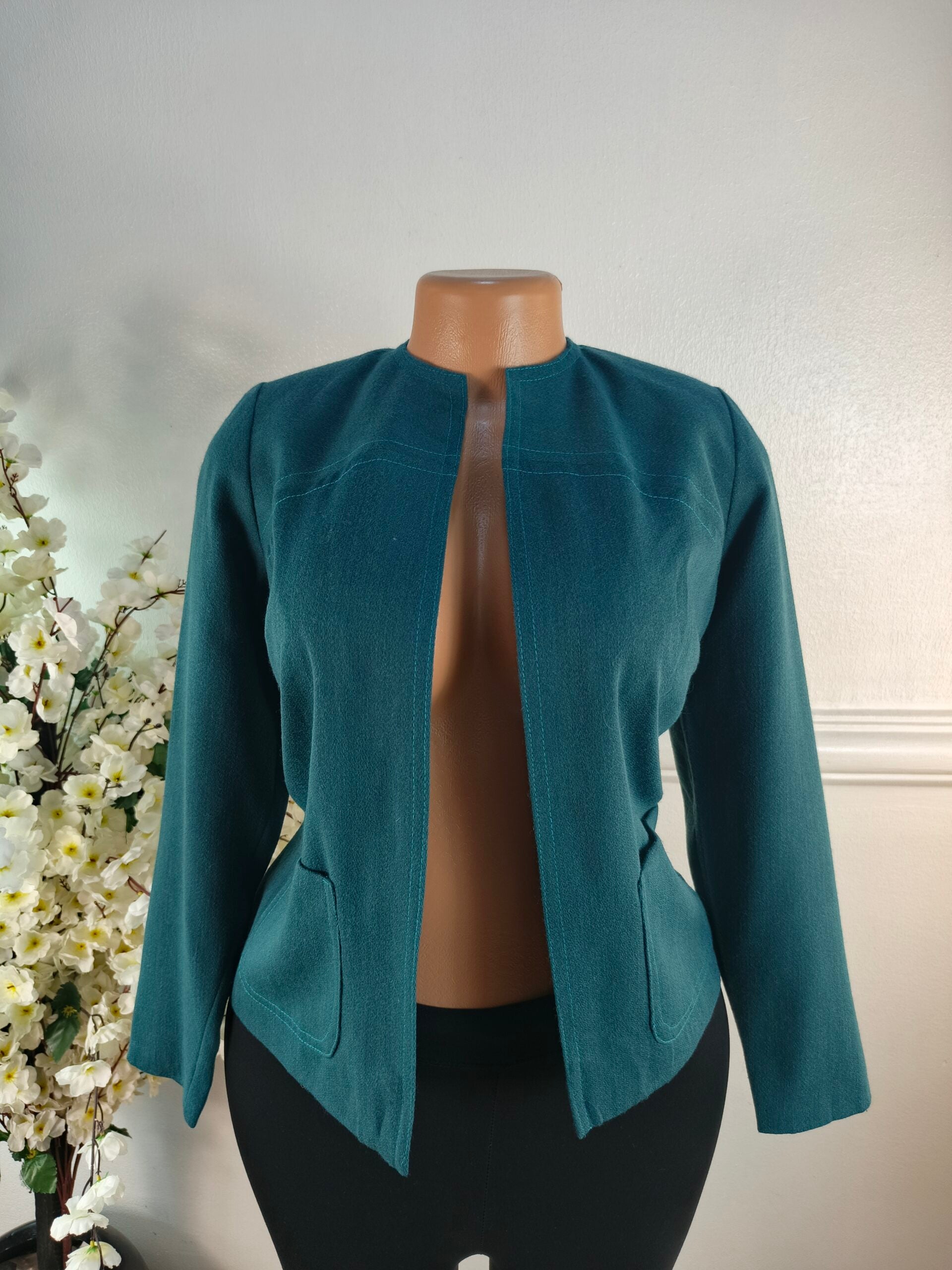 BLAZER UK SIZE 8 [LENGTH 23 INCHES, GREEN] image 0