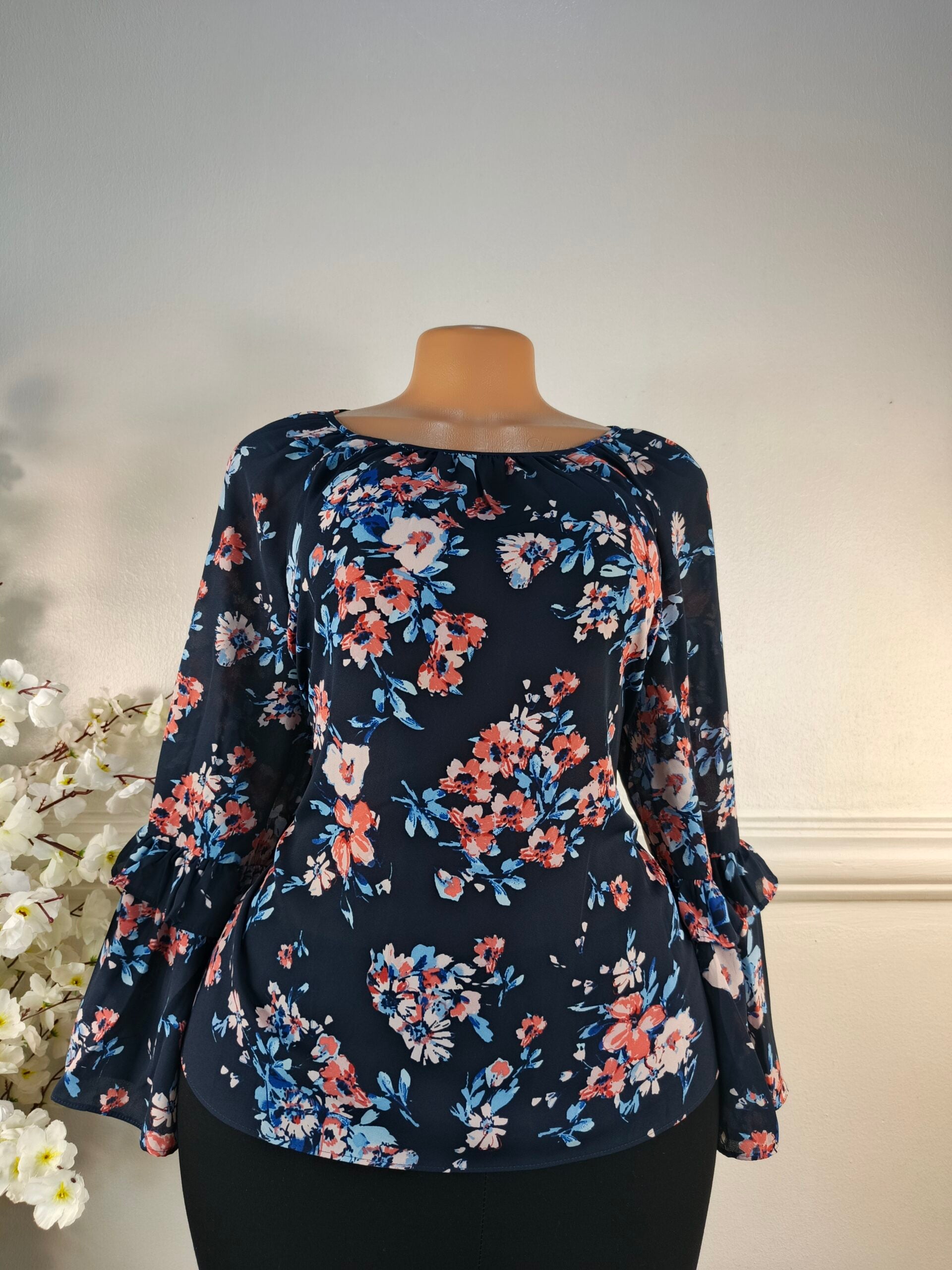 TOP UK SIZE 14 image 0