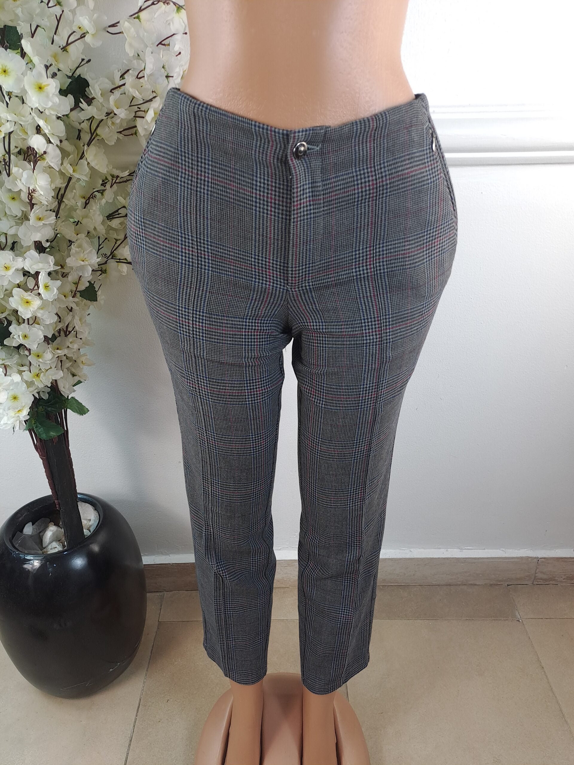 MAC UK SIZE 14 [LENGTH 38 INCHES, CHECKERS] image 0