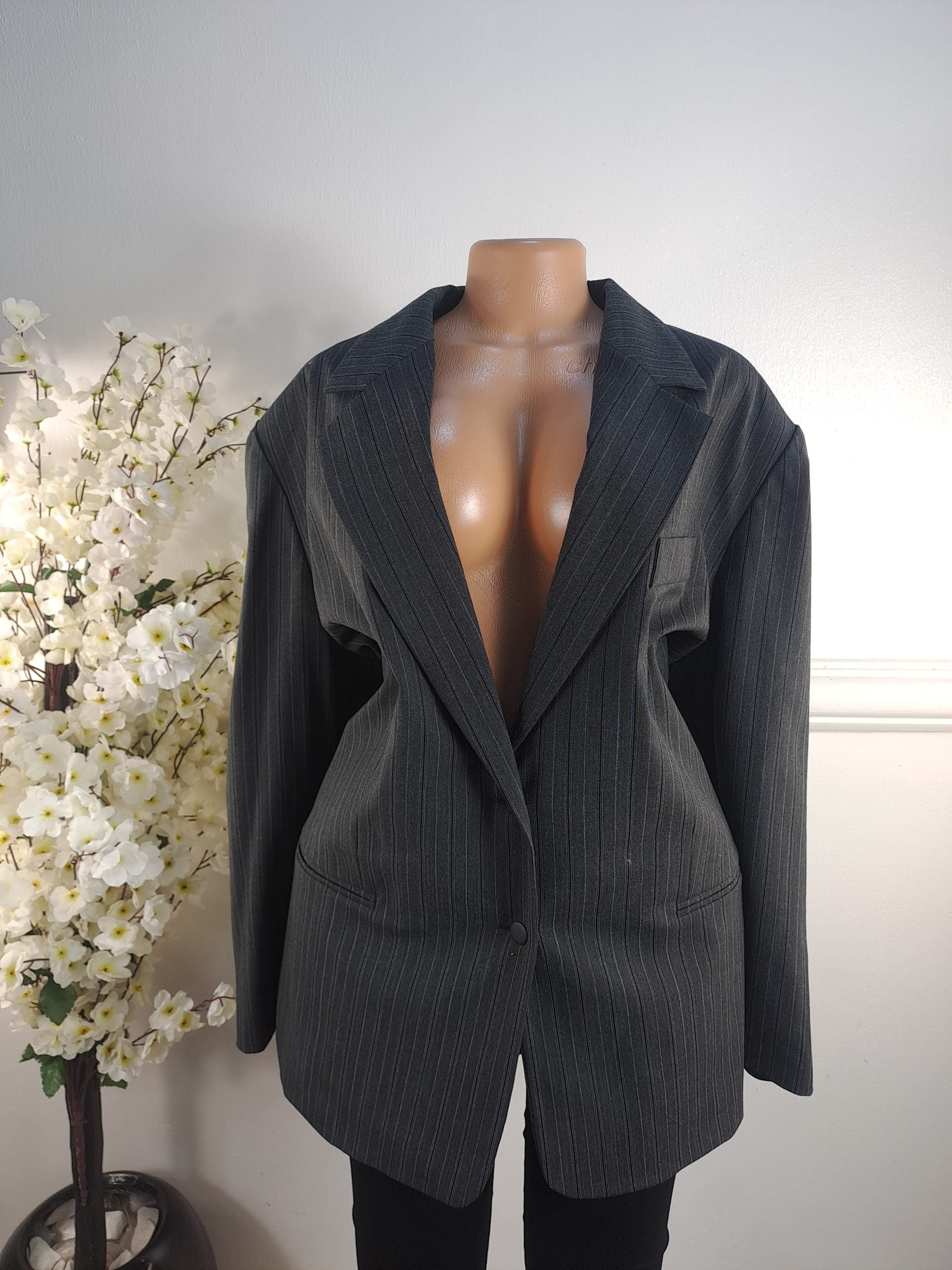 BLAZERS UK SIZE 20 [LENGHT 31 INCHES] image 0