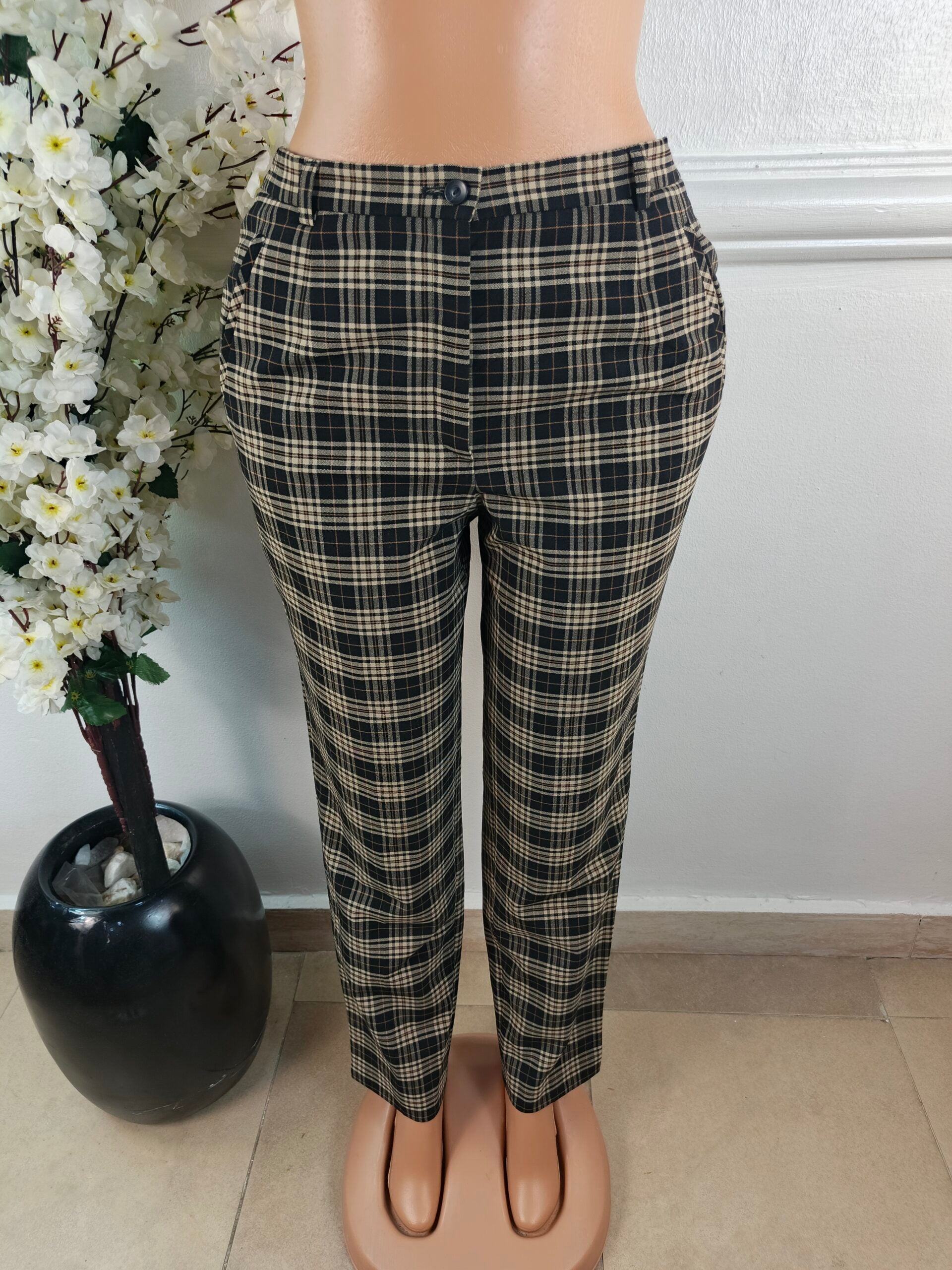 GARDEUR UK SIZE 12 [LENGTH 41 INCHES, CHECKERS] image 0